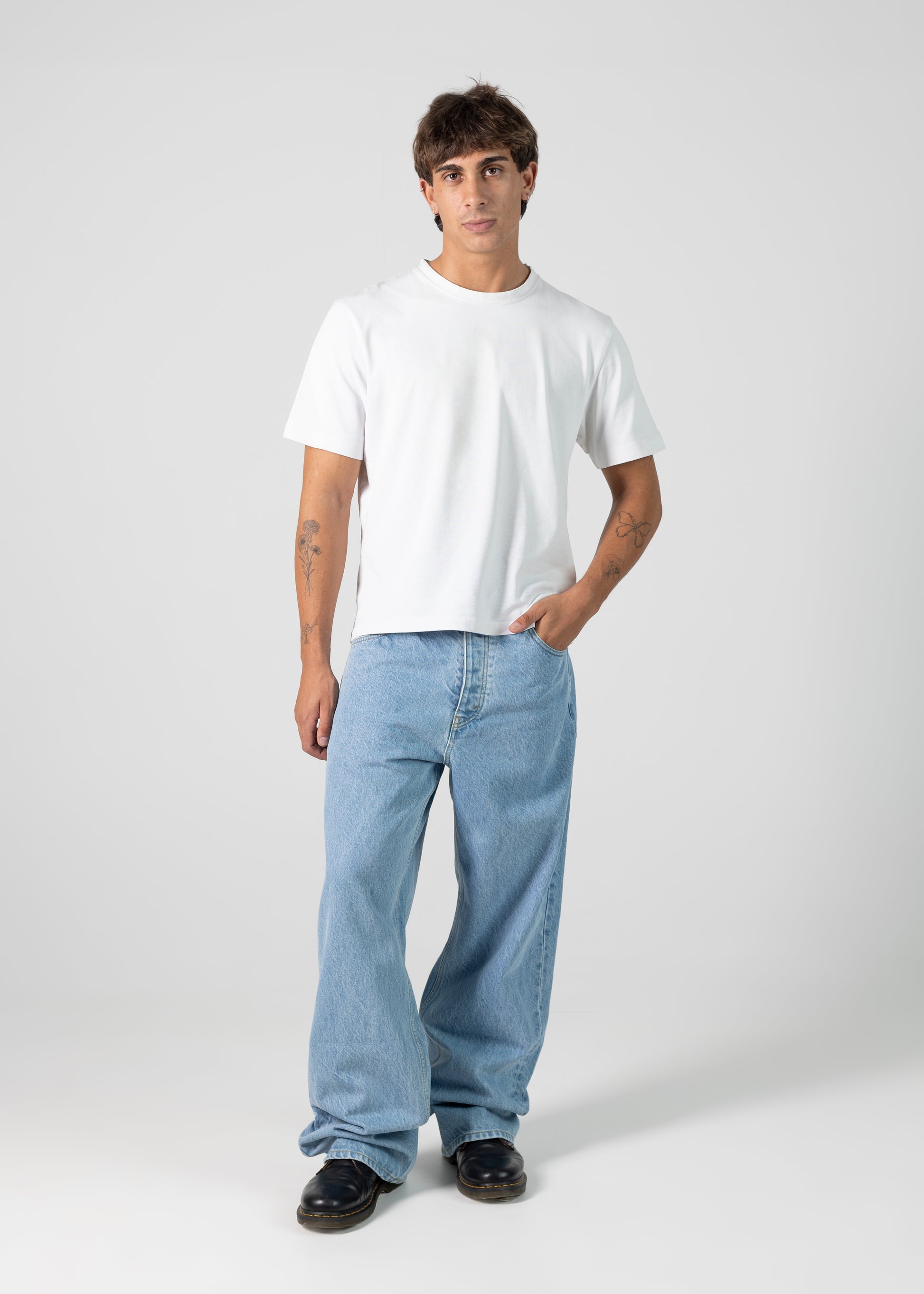 MID BLUE STRAIGHT JEANS