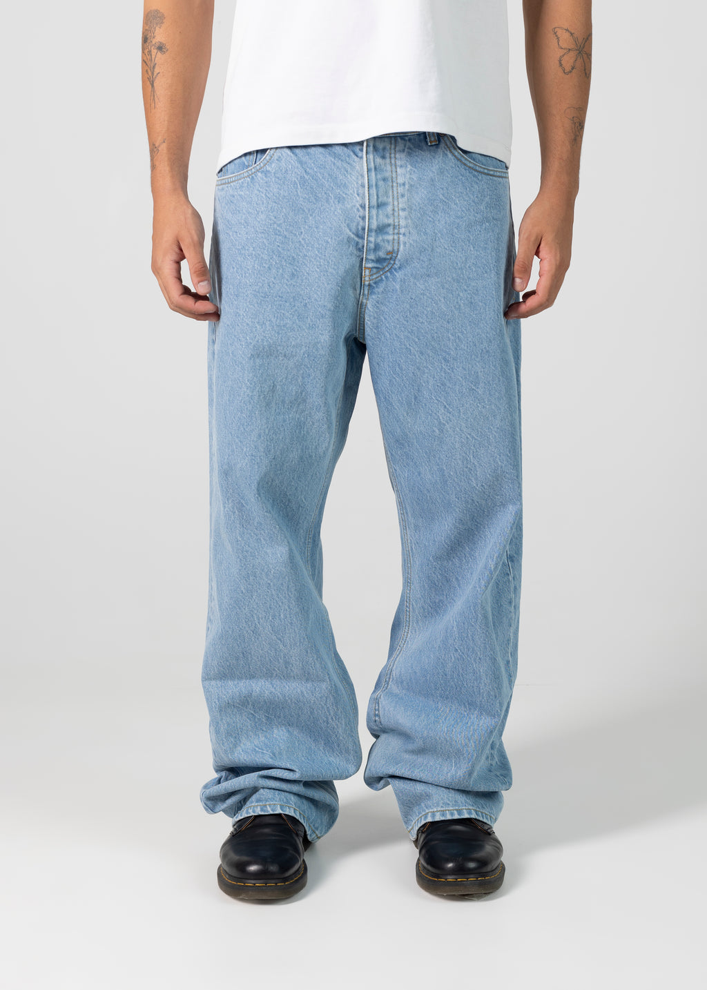 MID BLUE STRAIGHT JEANS